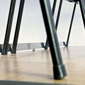 Podium: Schriklat t.b.v. stoelstop - 2 meter kleur: zwart